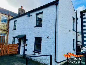 Forge Cottage - Lovingly Restored Cottage in Town Centre